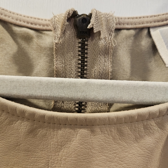 Eci New York Dress - Picture 5 of 8